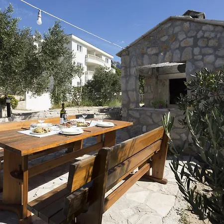 Apartmani Villa Athina Tucepi Exterior photo
