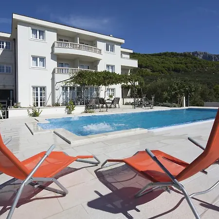 Apartmani Villa Athina Tucepi Exterior photo