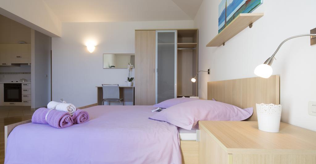 Apartment Apartmani Athina *