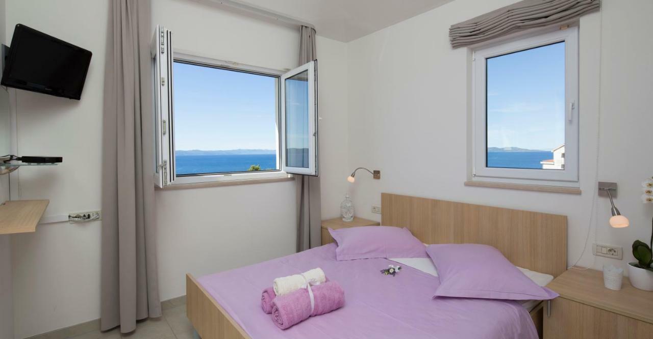 Apartmani Athina *